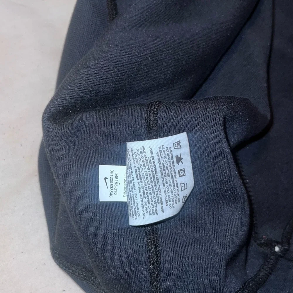 Nike tech fleece sweater
